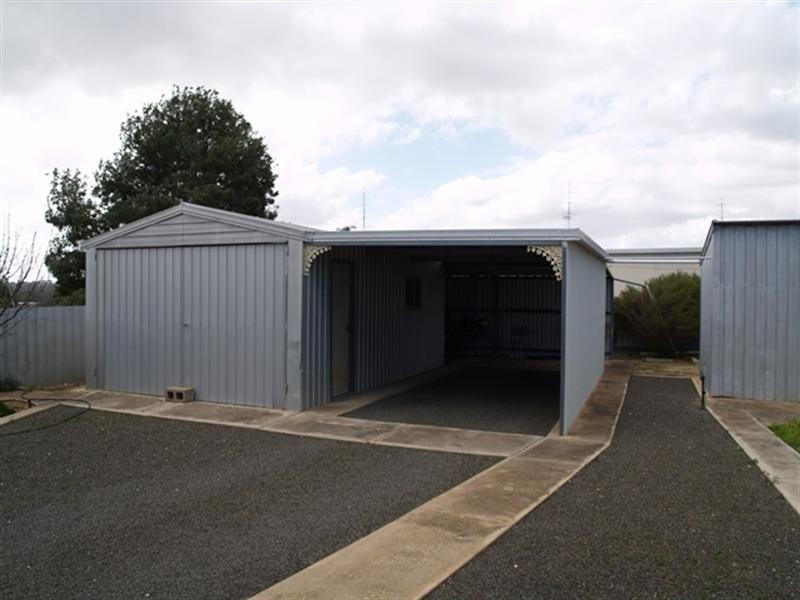 30 Acland Street, Blanchetown SA 5357