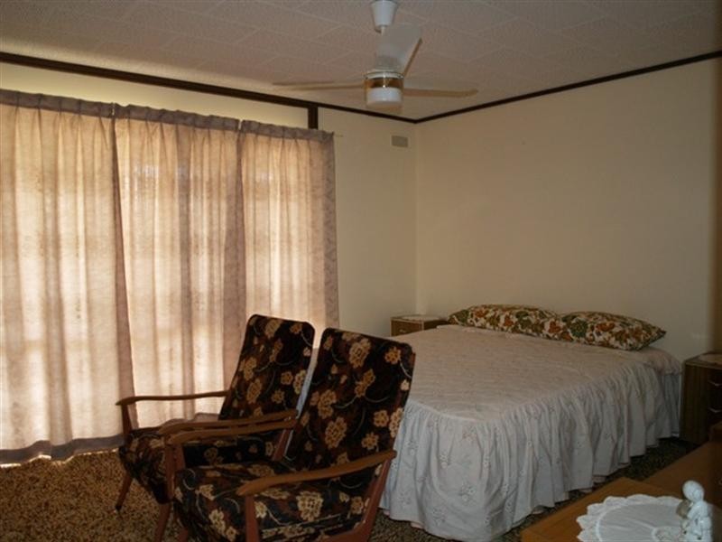 30 Acland Street, Blanchetown SA 5357