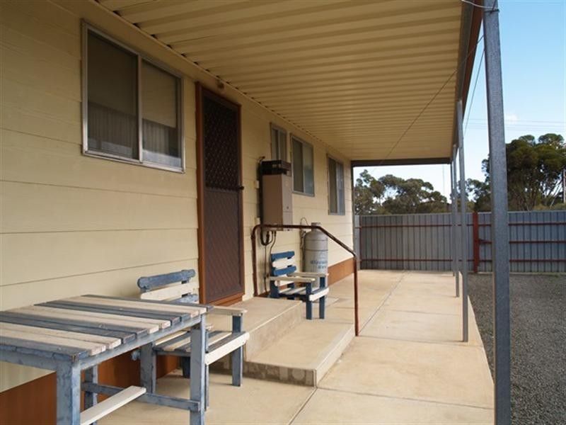 30 Acland Street, Blanchetown SA 5357