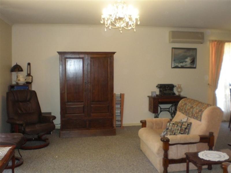 16 Nicol Avenue, Waikerie SA 5330