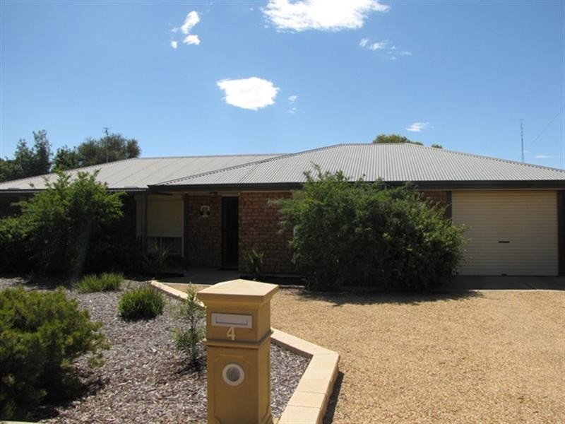 4 Nalara Avenue, Loxton SA 5333