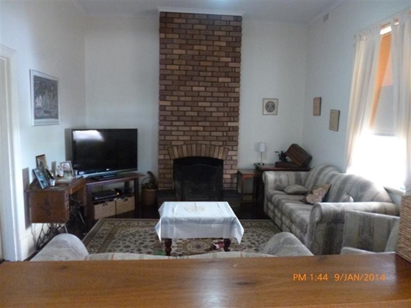 18 Peake Terrace, Waikerie SA 5330