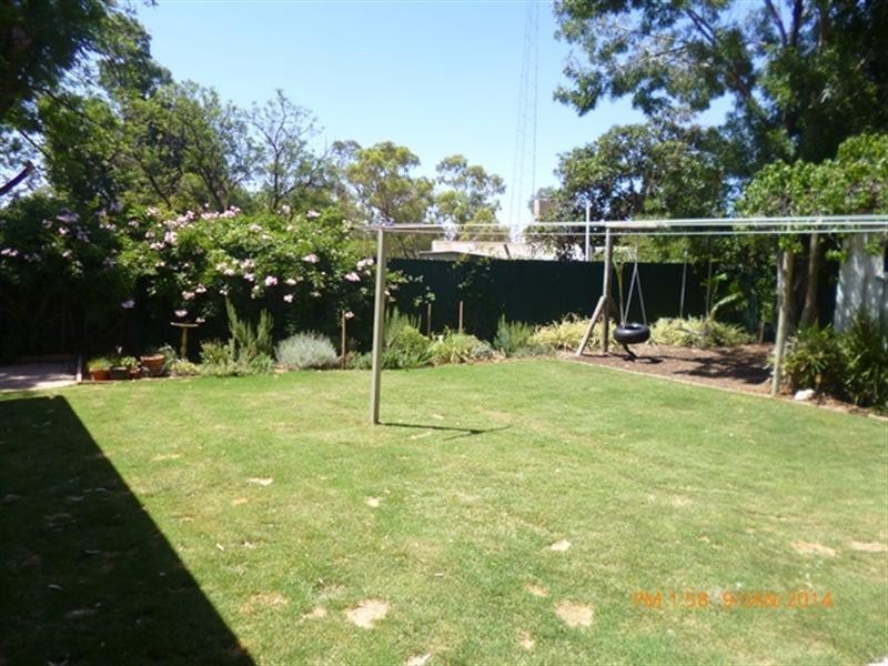 18 Peake Terrace, Waikerie SA 5330