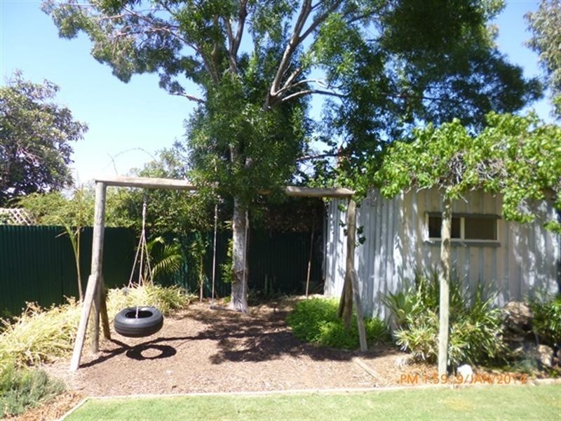 18 Peake Terrace, Waikerie SA 5330