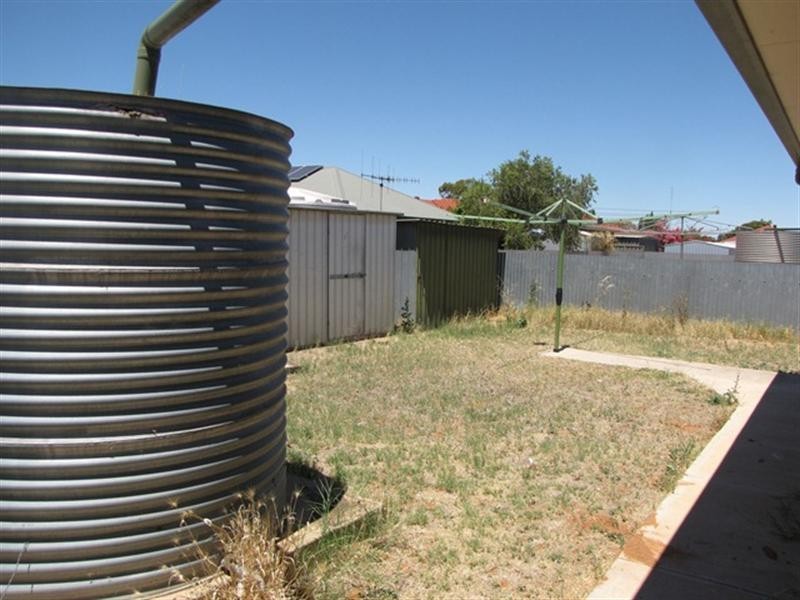 8 carmel Court, Barmera SA 5345