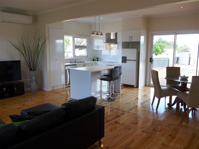 16 Macgillivray Street, Barmera SA 5345