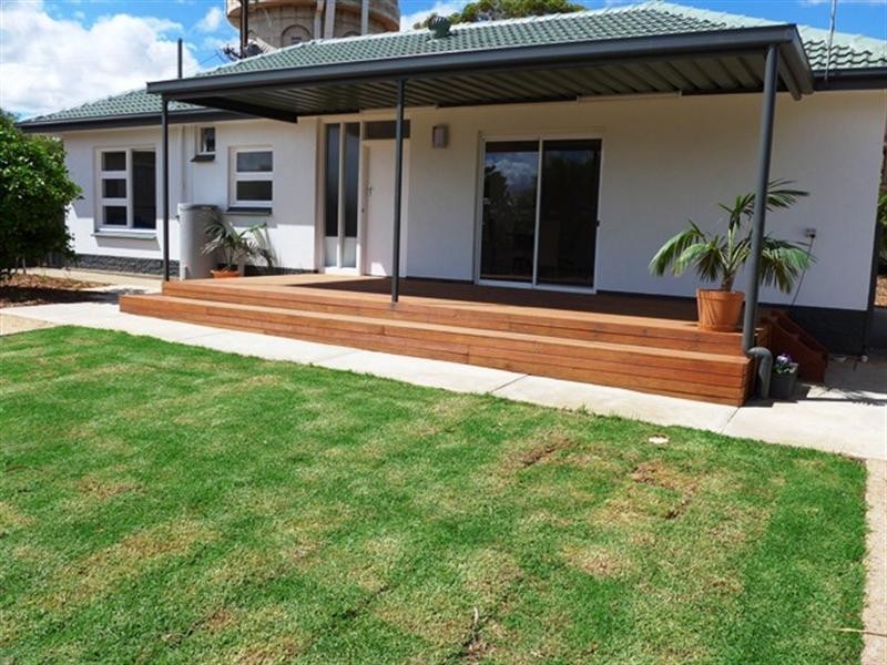 16 Macgillivray Street, Barmera SA 5345
