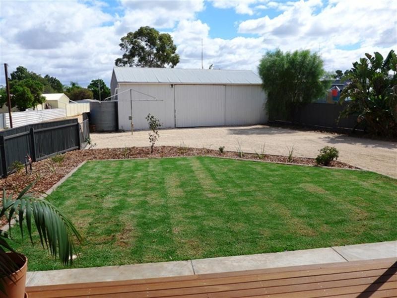 16 Macgillivray Street, Barmera SA 5345