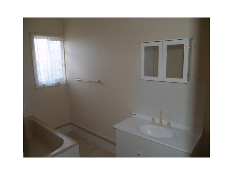 16 Halsey Street, Blanchetown SA 5357