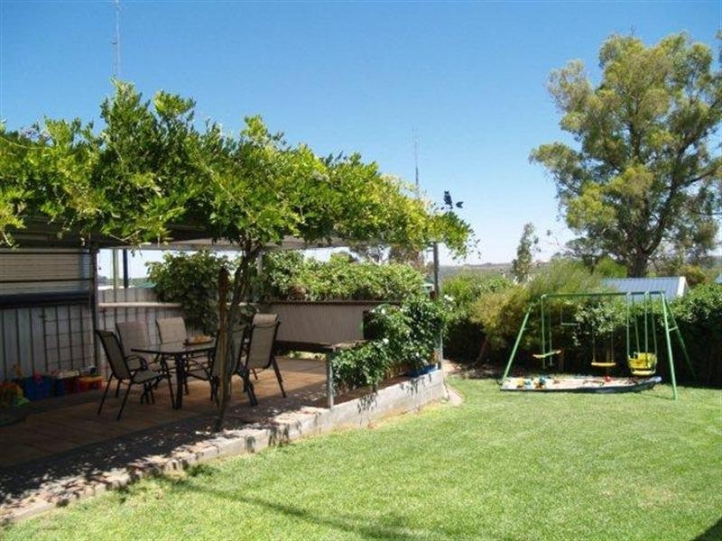 6 Pflaum Terrace, Waikerie SA 5330