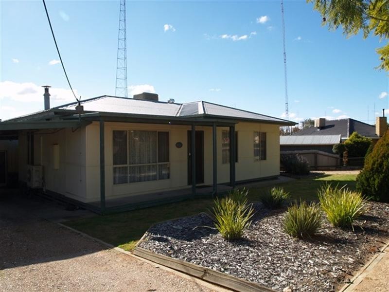 4 Matthews Street, Waikerie SA 5330