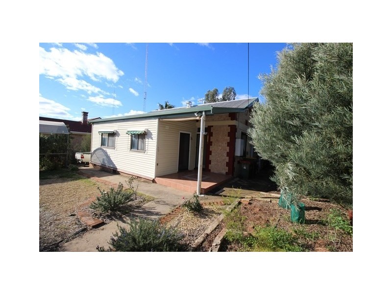 10 Henderson Street, Waikerie SA 5330