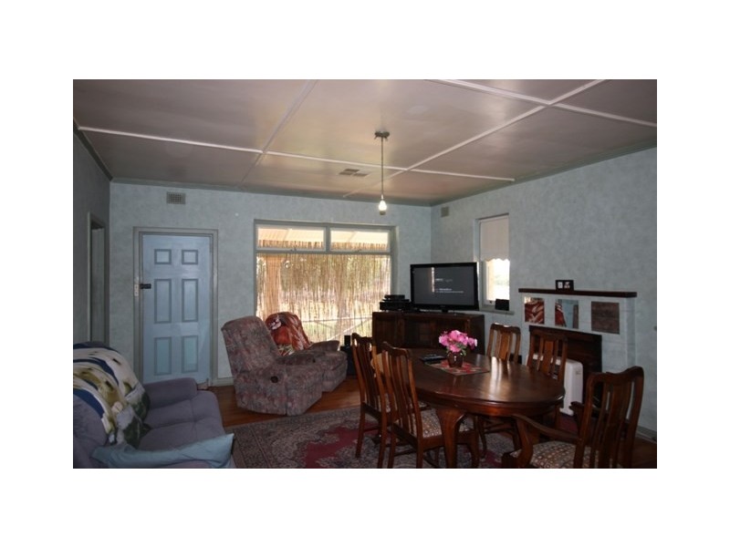 35 Hawkes Hill Road, Waikerie SA 5330