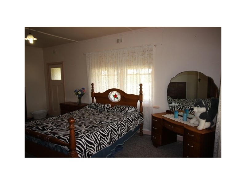 35 Hawkes Hill Road, Waikerie SA 5330