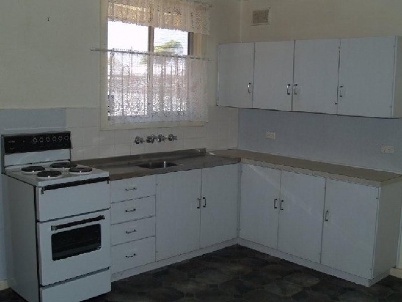 11 Civic Avenue, Waikerie SA 5330