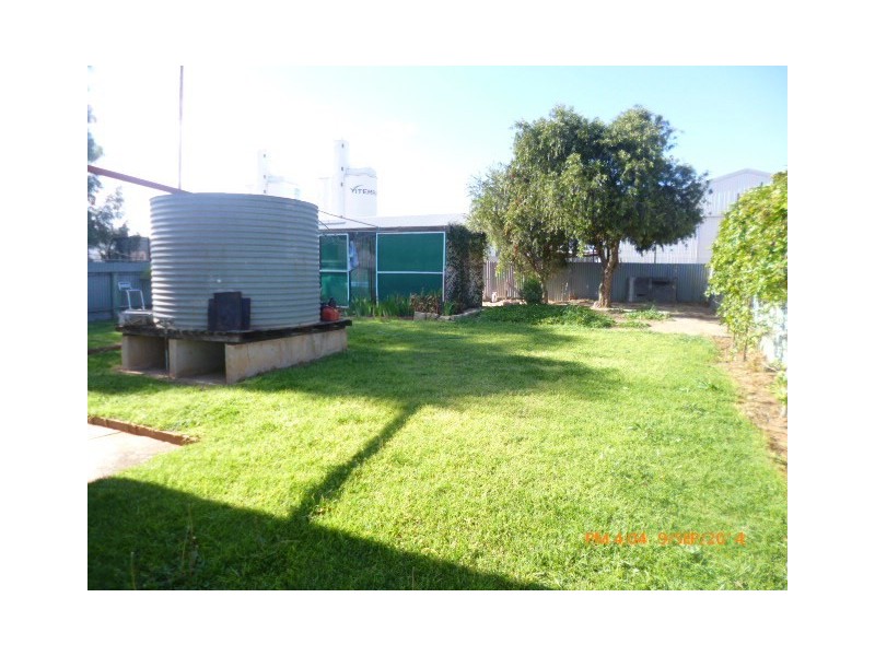 11 Civic Avenue, Waikerie SA 5330