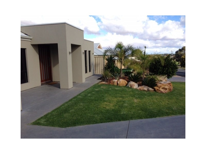 10 Pike Street, Paringa SA 5340