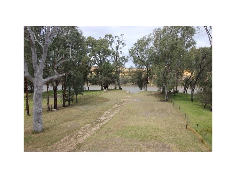 Lot 49 Pelican Point, Morgan SA 5320