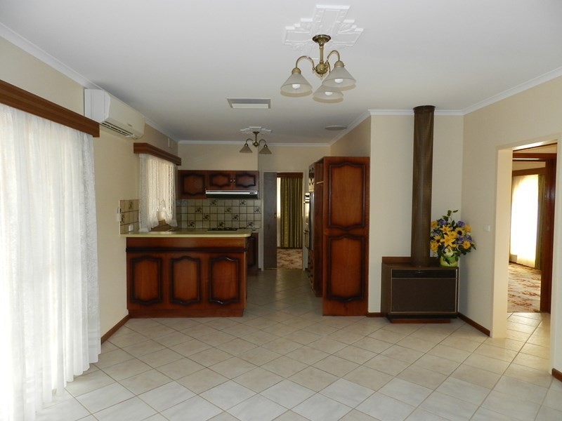 696 Old Sturt Highway, Glossop SA 5344