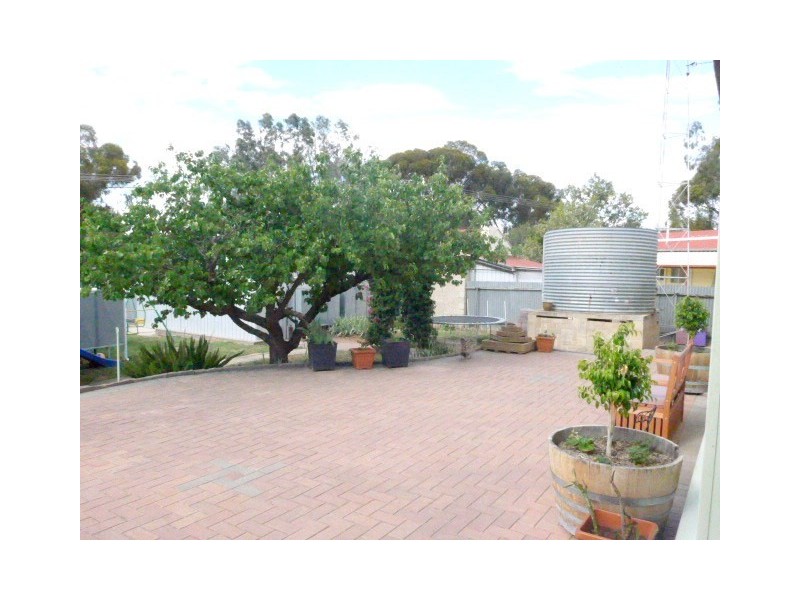 10 Clark Street, Berri SA 5343