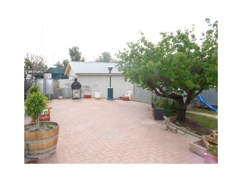 10 Clark Street, Berri SA 5343