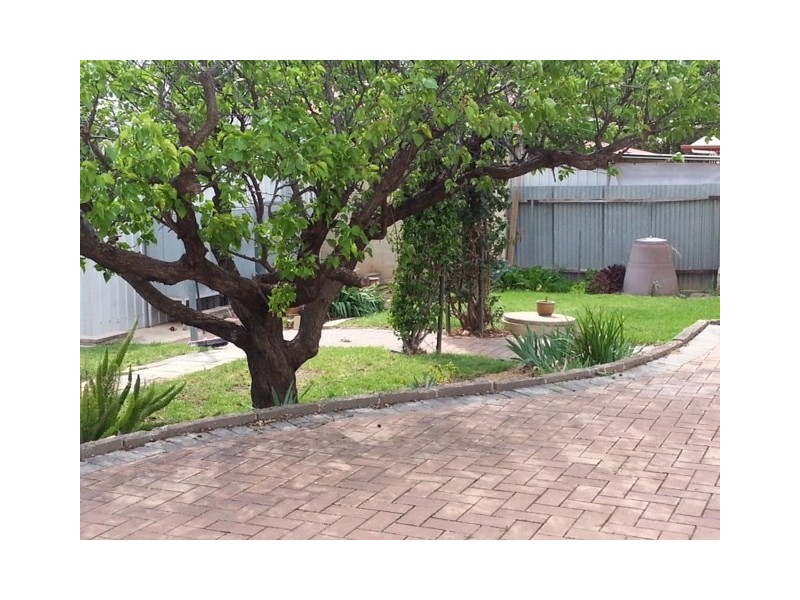 10 Clark Street, Berri SA 5343