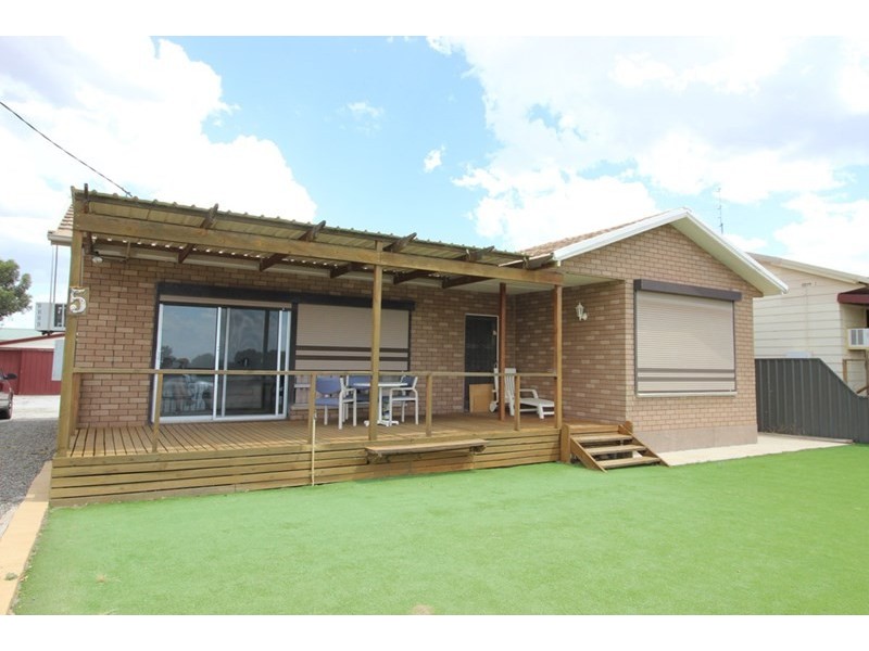 5 North Terrace, Blanchetown SA 5357