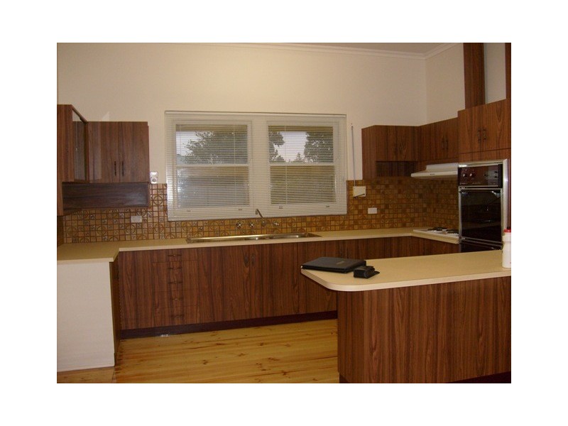 10 Wodonga Avenue, Loxton SA 5333