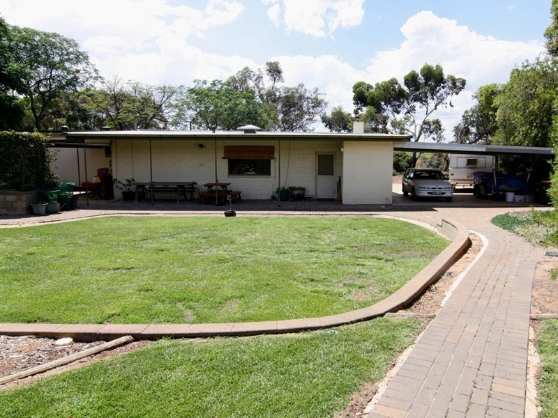 16 Anderson Road, Loxton North SA 5333