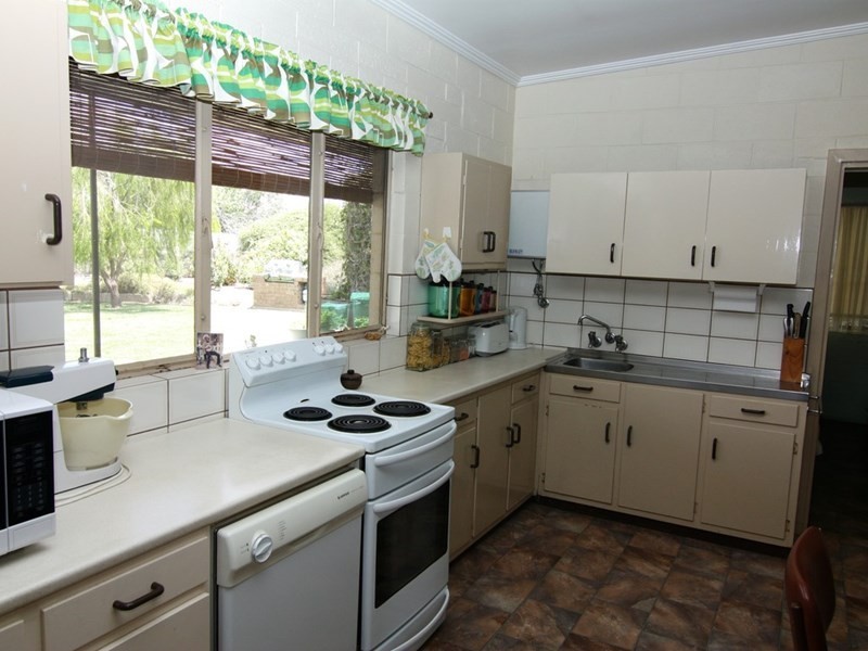 16 Anderson Road, Loxton North SA 5333