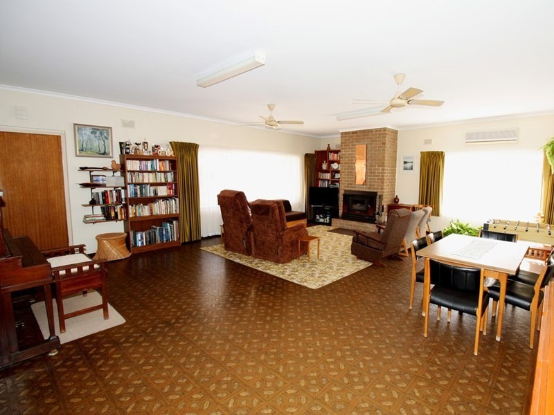 16 Anderson Road, Loxton North SA 5333