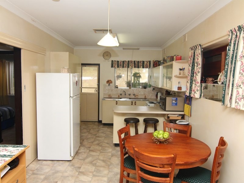 24 Laffer Street, Barmera SA 5345
