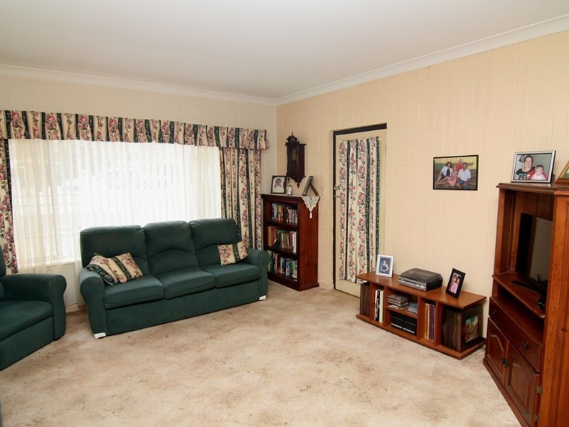 24 Laffer Street, Barmera SA 5345