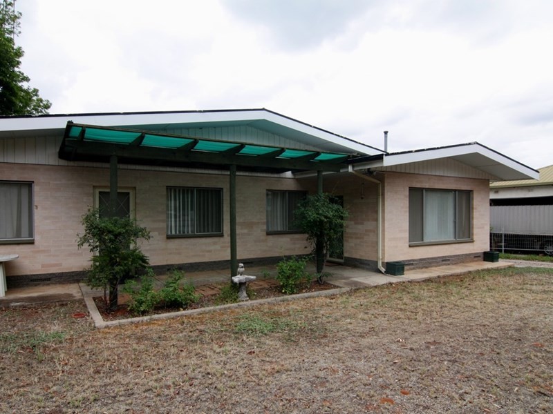 24 Laffer Street, Barmera SA 5345