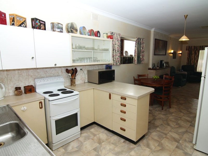 24 Laffer Street, Barmera SA 5345