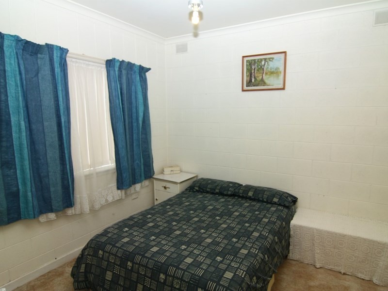 24 Laffer Street, Barmera SA 5345