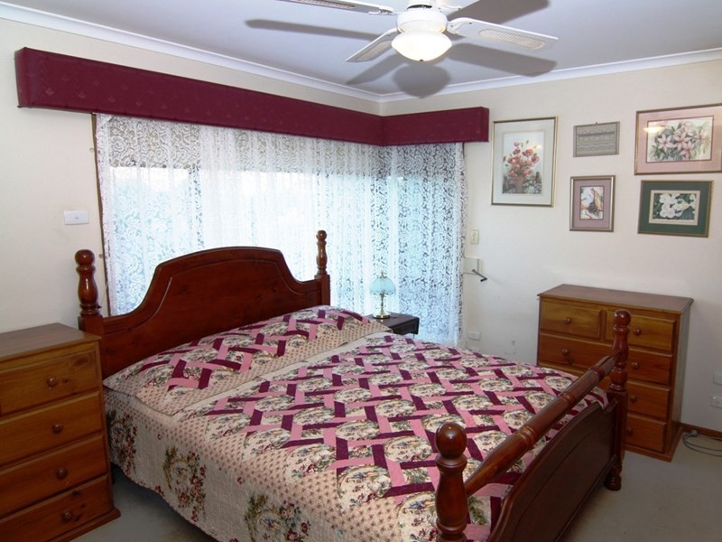 2 Hall Crescent, Loxton SA 5333