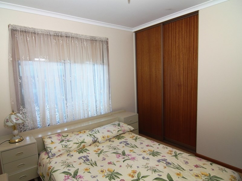 2 Hall Crescent, Loxton SA 5333