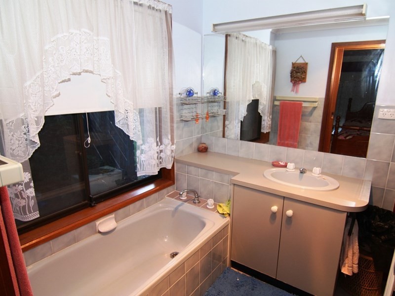 2 Hall Crescent, Loxton SA 5333