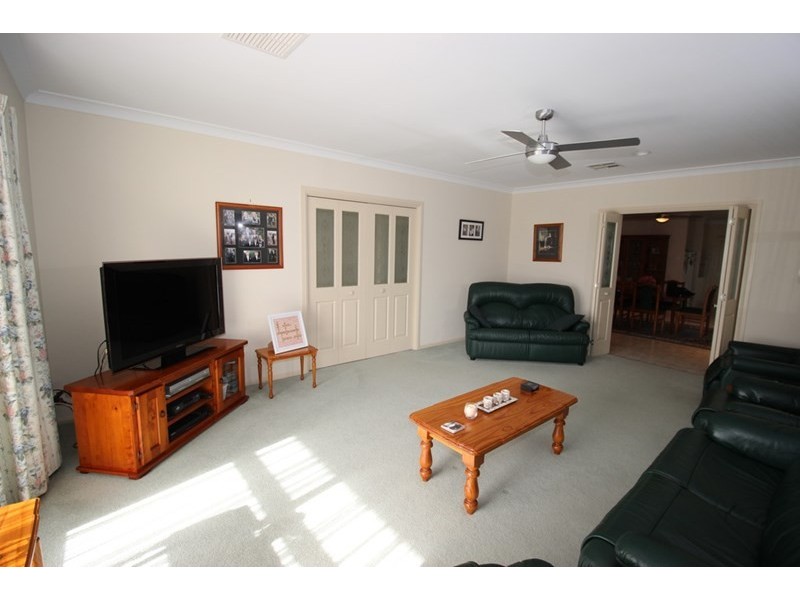 22 Edwards Crescent, Waikerie SA 5330