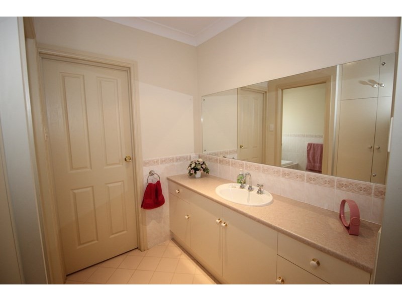 22 Edwards Crescent, Waikerie SA 5330