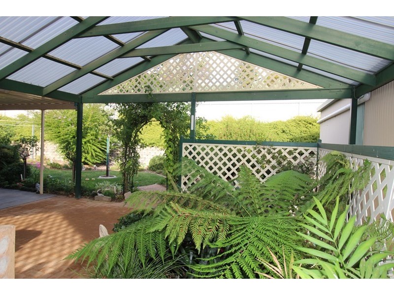 22 Edwards Crescent, Waikerie SA 5330