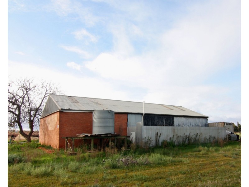 870 Old Sturt Highway, Glossop SA 5344