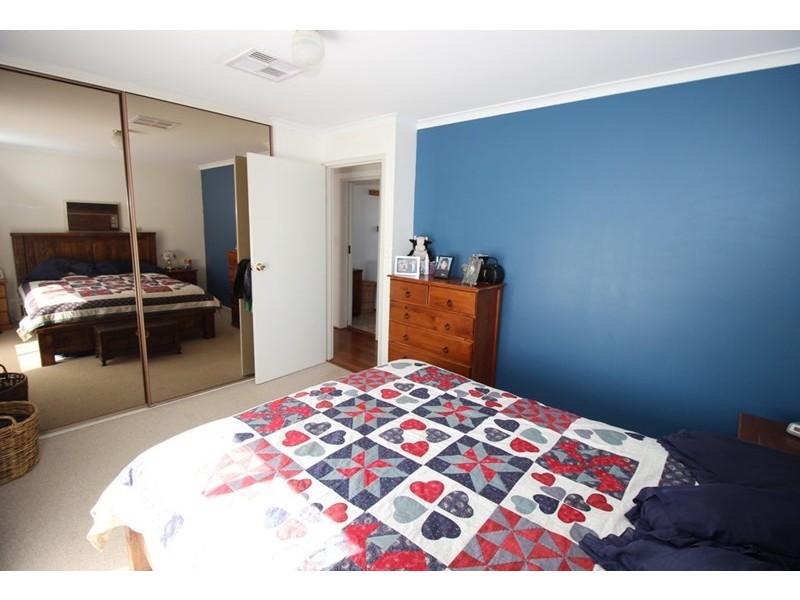 92 Benlow Road, Waikerie SA 5330