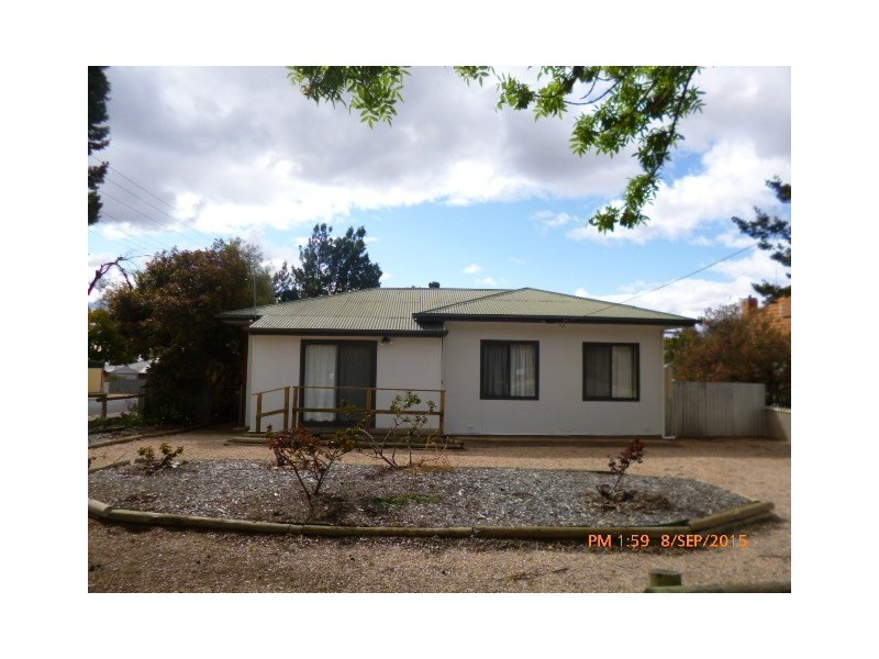 4 Andrew Street, Waikerie SA 5330