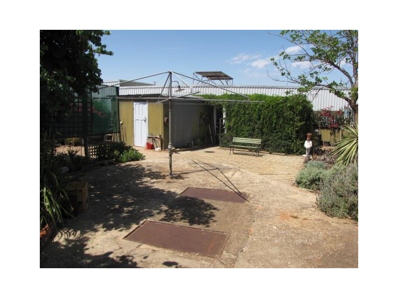 2 Roberts Street, Berri SA 5343