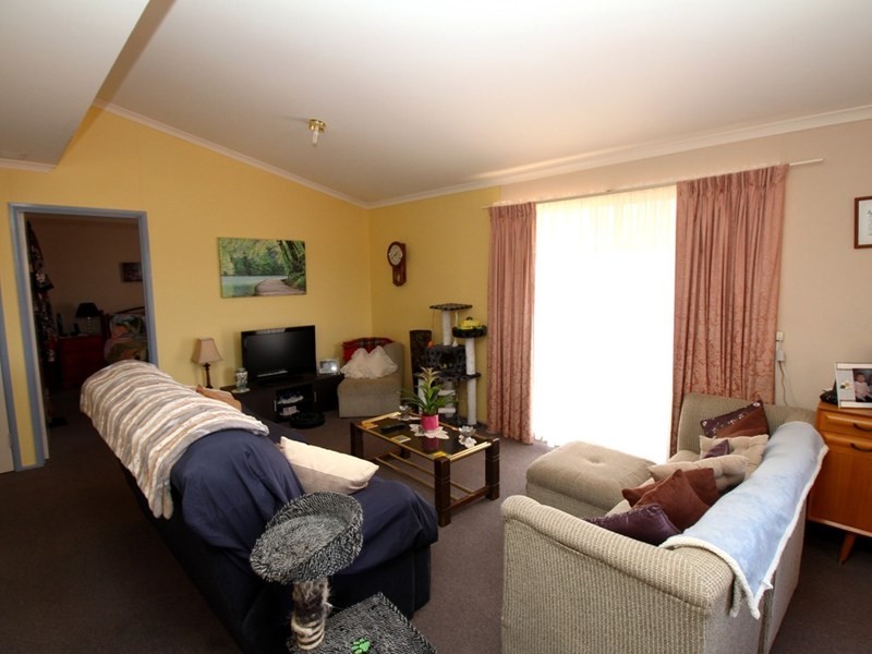 10 Torrens Street, Loxton SA 5333