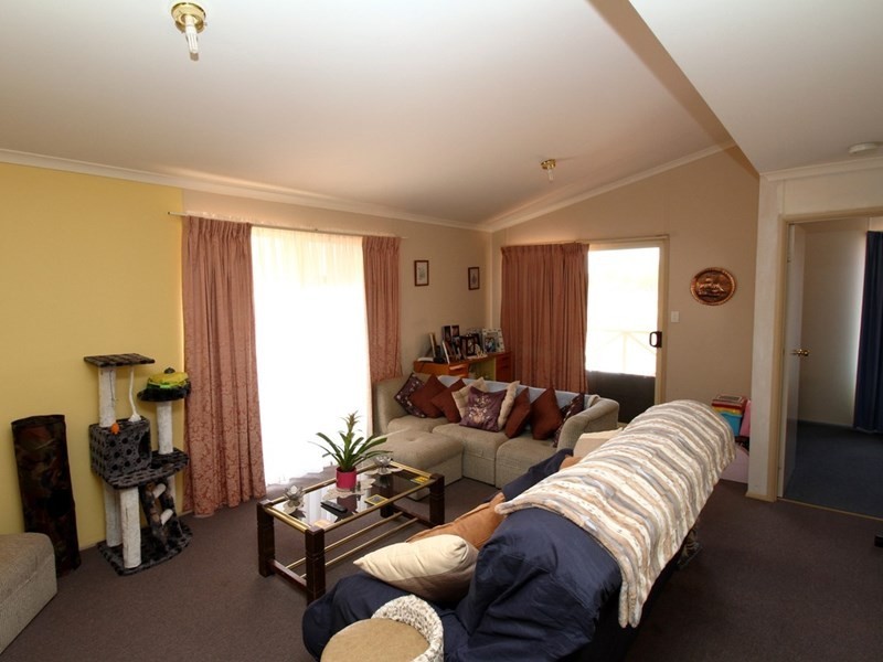 10 Torrens Street, Loxton SA 5333