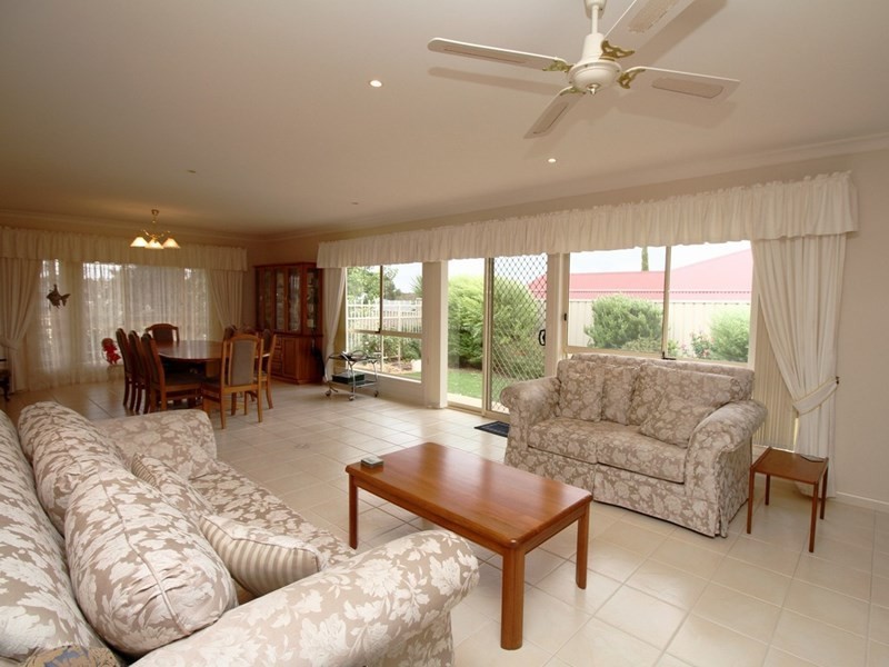 15 Schaefer Drive, Loxton SA 5333