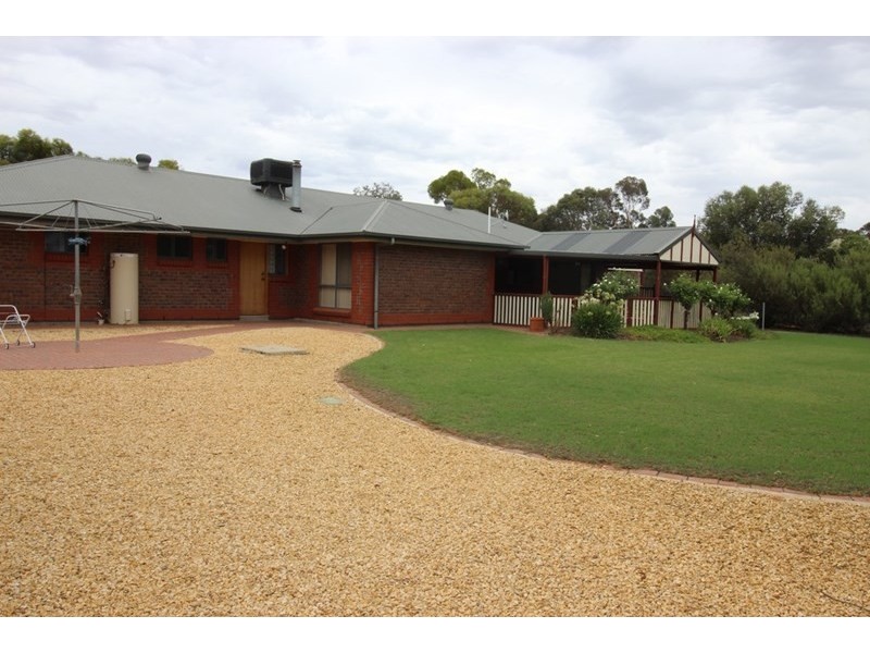 109 Pope Road, Waikerie SA 5330